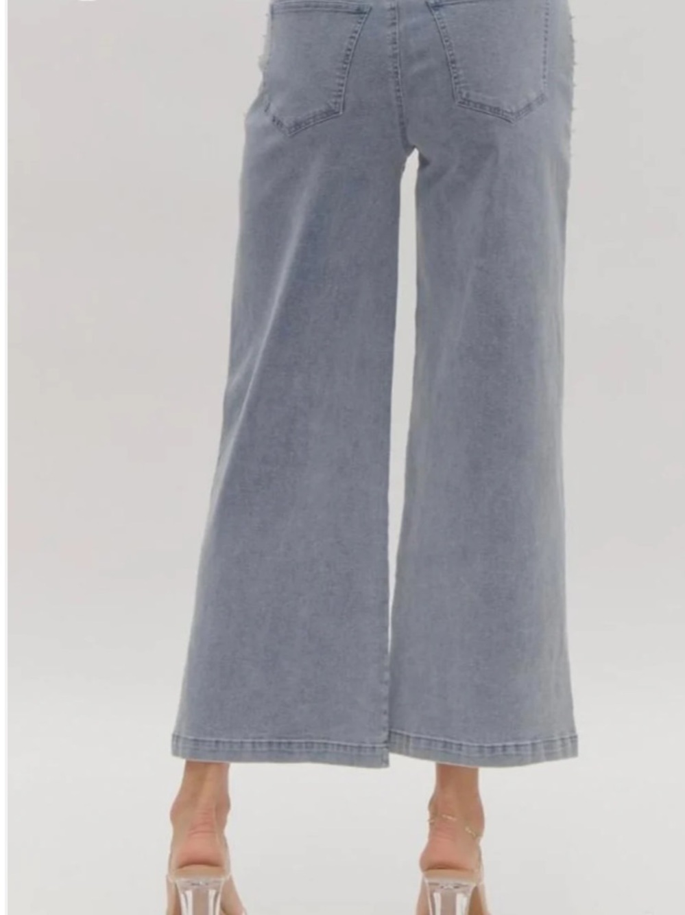 Entro Pearl Detail Cropped Wide Leg Jeans Size Small NWT Boutique Denim - Picture 4 of 6